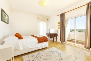 2 habitaciones, wifi gratis y ropa de cama 