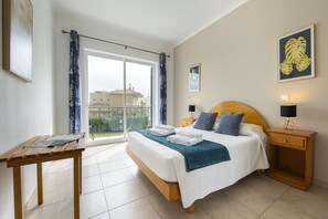 Room - B76 - Piedade Apartment in Lagos (Lagos)