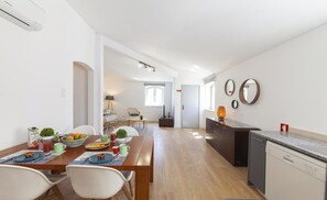 Dining - A34 - Aurora Apartment in Casa Feliz (Lagos)