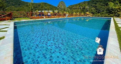 Chalé Entre as Montanhas em Miracatu Piscina, Fogão à Lenha e Wi-fi