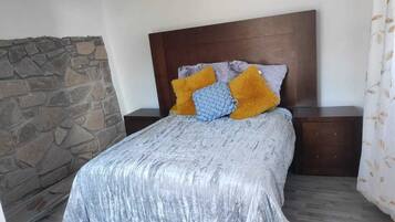 Cabin | 3 phòng ngủ, truy cập Internet không dây miễn phí, bộ trải giường