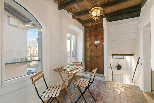 Historical Caslano Apartments