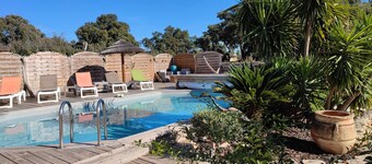 Traditional villa with swimming pool, in the heart of Porto-Vechio