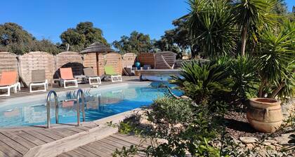 Villa traditionnelle avec piscine, au coeur de Porto-Vechio