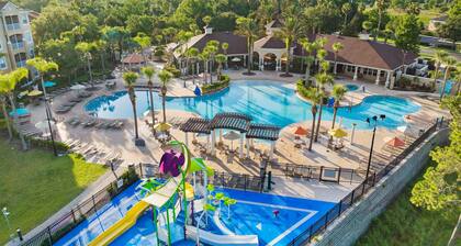 Newly Updated 4 BR Private Disney Pool Home!