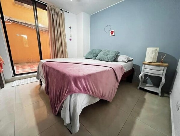 2 soverom, strykejern/-brett, wi-fi og sengetøy