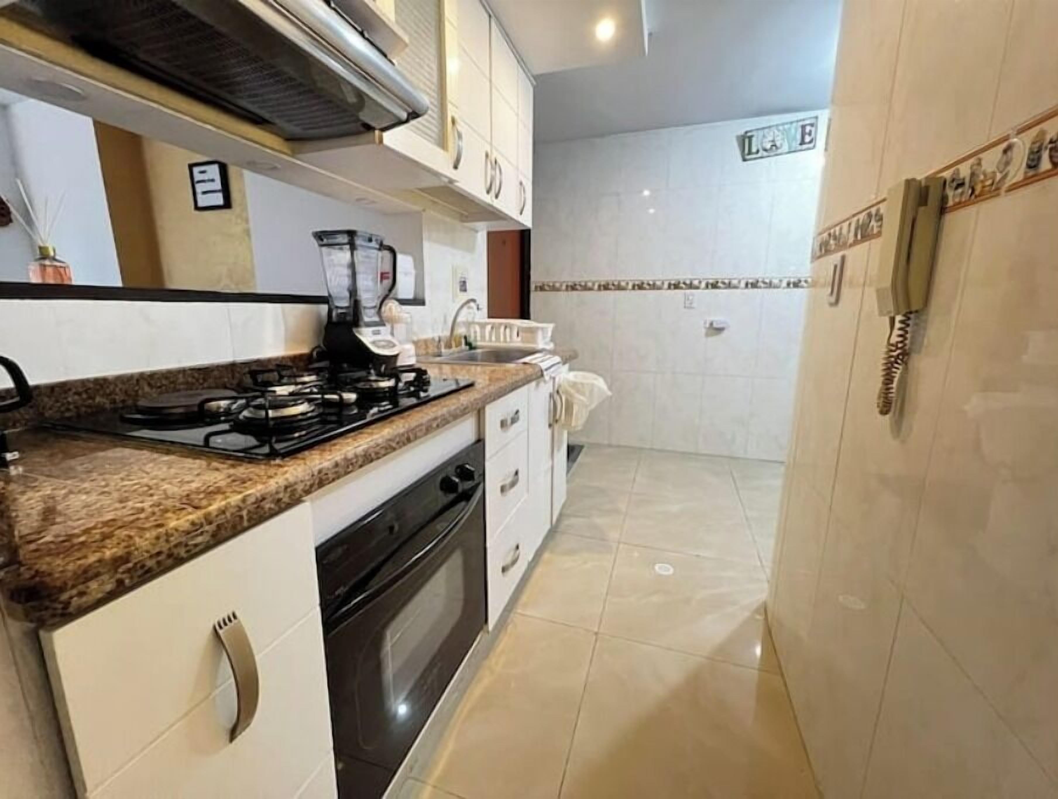 Fridge, oven, coffee/tea maker, blender