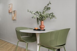City Studio | In-room dining - One Thibault 1910 (Cape Town)