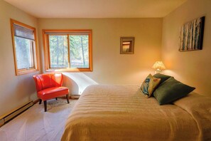 3 habitaciones, escritorio, wifi y ropa de cama