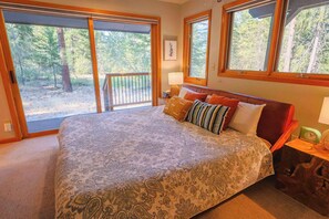 3 bedrooms, desk, WiFi, bed sheets - Phoenix, 3 Bedroom Woodland Cabin (Winthrop)