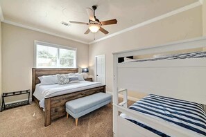 3 Schlafzimmer, Bügeleisen/Bügelbrett, Reisekinderbett, WLAN