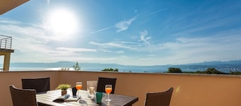 Apartments Didi in Omisalj with sea view / Dora