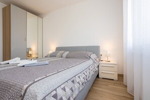 2 bedrooms, WiFi, bed sheets