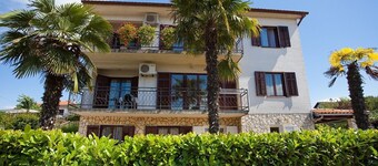 Apartment in Malinska for 2-3 persons with AC and WiFI on ground floor