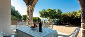 Apartment just 100 m from Porat beach, with AC, WiFi and free parking