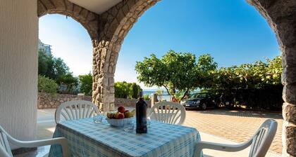 Apartment just 100 m from Porat beach, with AC, WiFi and free parking