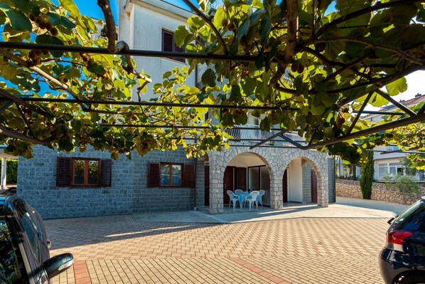 Exterior - Apartment for two persons only 100 m from beach in Porat (Porat)