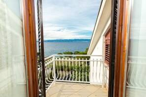 Property grounds - Apartment with terace, sea view, WiFi, AC in Porat (Porat)
