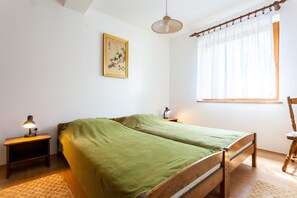 2 bedrooms, WiFi, bed sheets