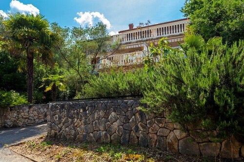 Apartment in Malinska 500 m from beach