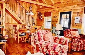 Living area - Sunrise Ridge (Robbinsville)