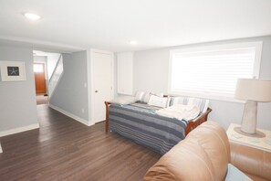 4 bedrooms, desk, iron/ironing board, free WiFi