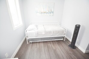 4 bedrooms, desk, iron/ironing board, free WiFi