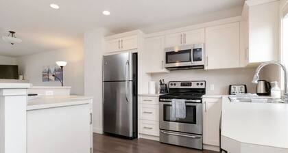 Central A/C Townhouse Mt.Views | Garage | Deck | BBQ