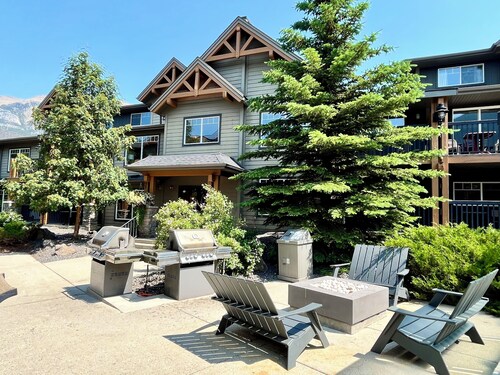 Perfect family 2-bed Condo with hot tub