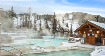 Perfect Ski or Bike in-out | Hot Tub | Pool