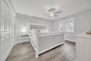 2 Schlafzimmer, Schreibtisch, Bügeleisen/Bügelbrett, kostenloses WLAN