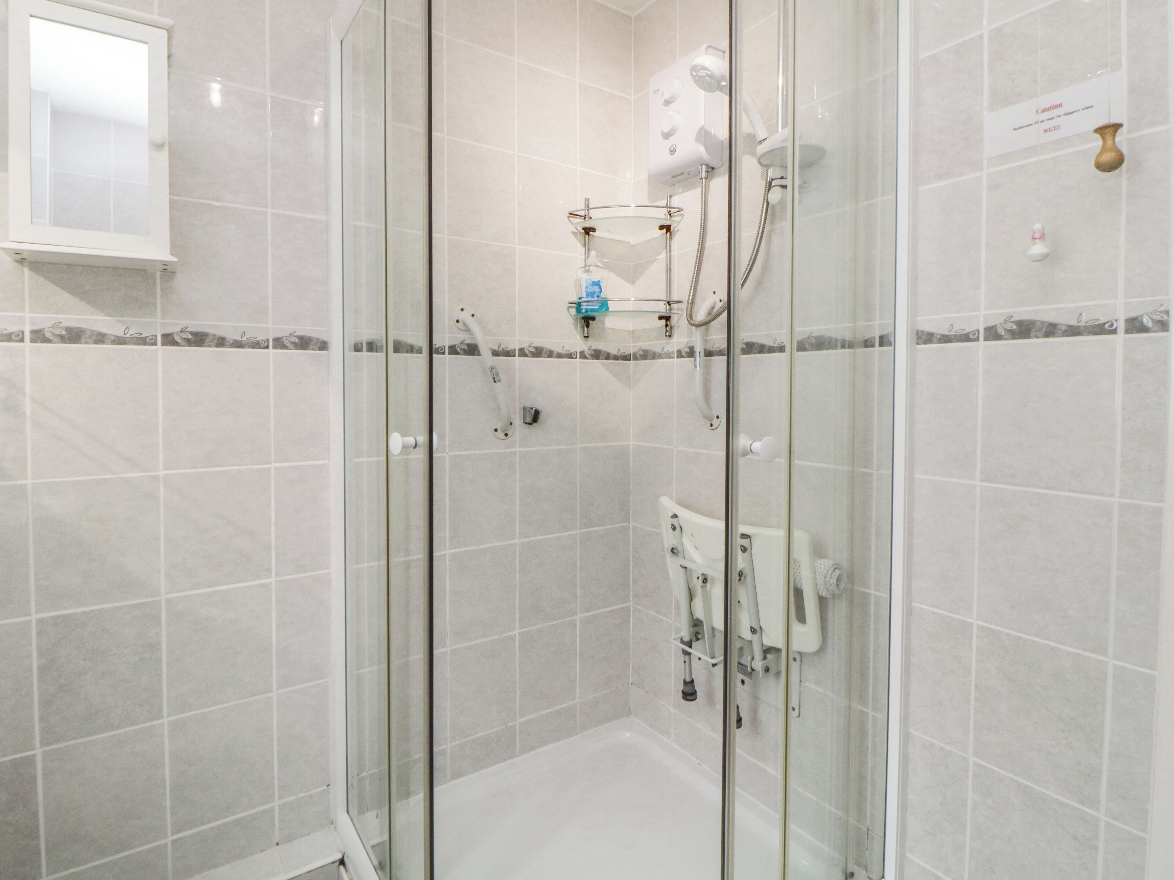 Cottage | Bathroom | Shower