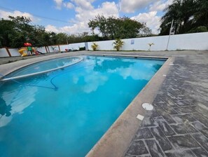Piscine extérieure