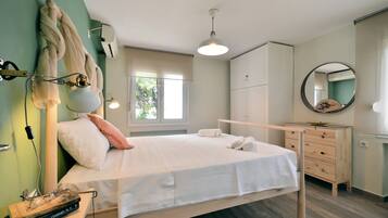 3 bedrooms, iron/ironing board, travel cot, free WiFi