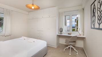 2 bedrooms, iron/ironing board, travel cot, free WiFi