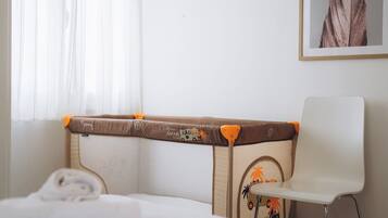 2 Schlafzimmer, BĂŒgeleisen/BĂŒgelbrett, Reisekinderbett, kostenloses WLAN