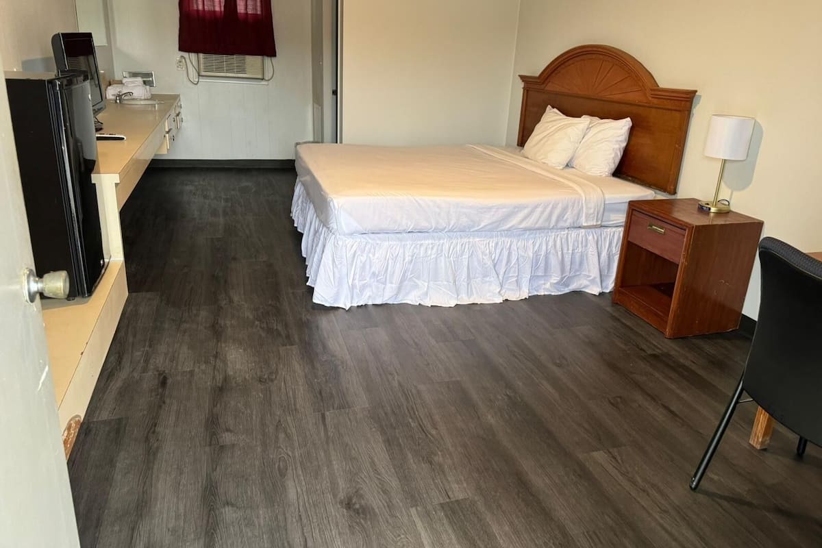Eenvoudige eenpersoonskamer | Gratis wifi, beddengoed