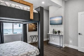 4 Schlafzimmer, Bügeleisen/Bügelbrett, Reisekinderbett, WLAN
