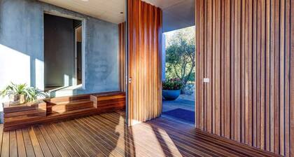 Portsea Sanctuary, Gas Heat Pool & Gardens