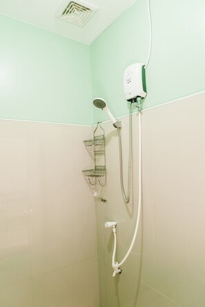 Shower, bidet, towels, soap