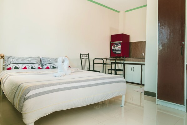 10 bedrooms, WiFi, bed sheets