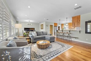 TV, fireplace, offices