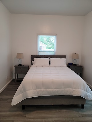 2 Schlafzimmer, Schreibtisch, Bügeleisen/Bügelbrett, Bettwäsche