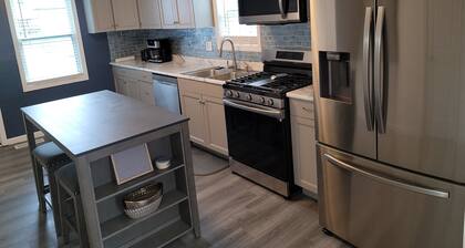 The Blue House near Frank Holten State Park / Golf /Lighthouse Restaurant