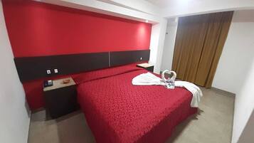 Kahden hengen perushuone | Ilmainen Wi-Fi, vuodevaatteet