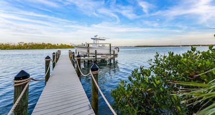 7BR, 3BA, Sleeps 17 near Englewood Beach, Manasota Key