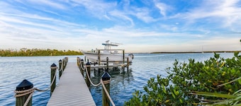7BR, 3BA, Sleeps 17 near Englewood Beach, Manasota Key