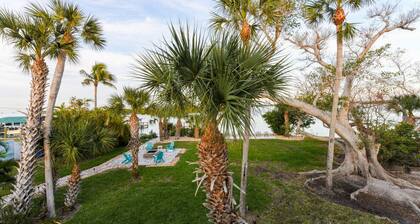 7BR, 3BA, Sleeps 17 near Englewood Beach, Manasota Key