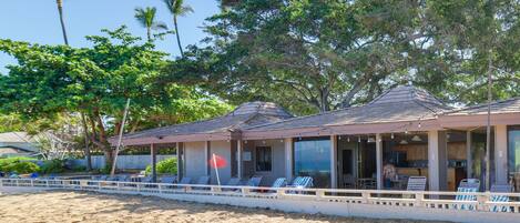 En la playa y toallas de playa