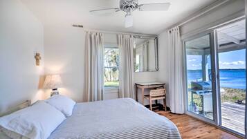 3 bedrooms, desk, internet, bed sheets